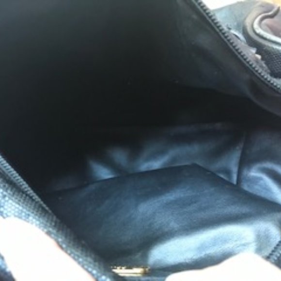 Authentic Black Fendi Handbag With Zip Closure! - Picture 8 of 10